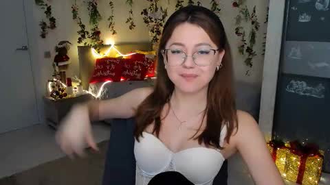 Ophelia online show from December 20, 4:11 pm