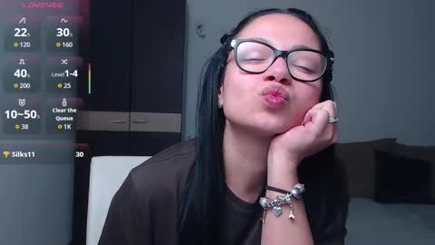 SereneSophi online show from February 3, 6:40 am