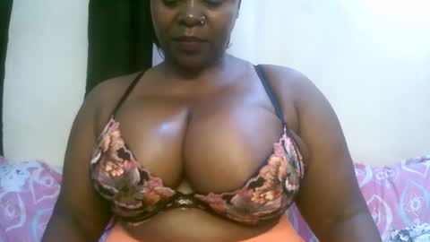 sexxi_ebony online show from April 13, 8:26 am