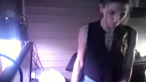 Snapshot of sexxileeah42o chatting on September 26, 1:53 pm Leeah CloudZzz online show from September 26, 1:53 pm