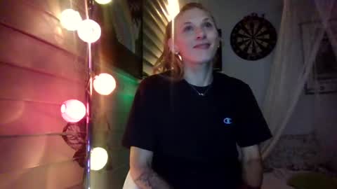 Snapshot of sexxileeah42o chatting on September 29, 5:51 pm Leeah CloudZzz online show from September 29, 5:51 pm