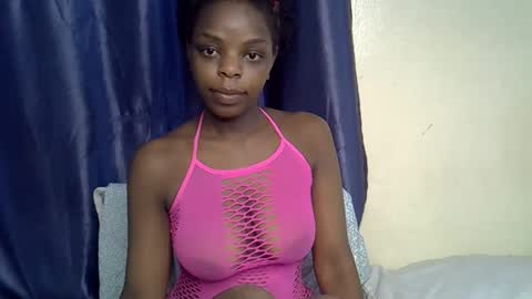 sexxy_montana online show from December 19, 2:38 am