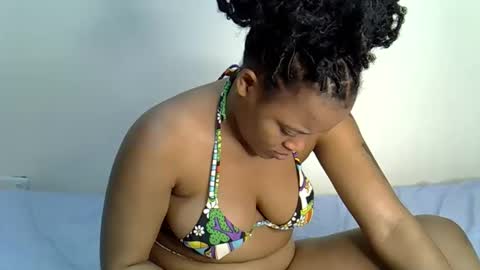 Snapshot of sexxythea_ chatting on October 11, 8:33 pm sexxythea_ online show from October 11, 8:33 pm