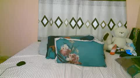 sexy_bluegirl online show from November 3, 3:05 pm