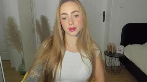 C o r a l i e online show from March 17, 7:45 am