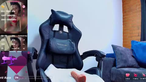 laura  online show from September 30, 3:50 pm