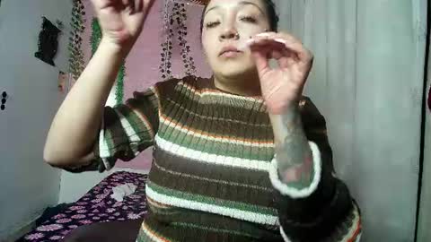 sexy lolas online show from July 1, 2:00 am