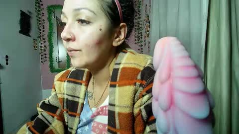 sexy lolas online show from December 18, 5:23 am