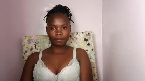 Molyne online show from February 8, 7:39 pm