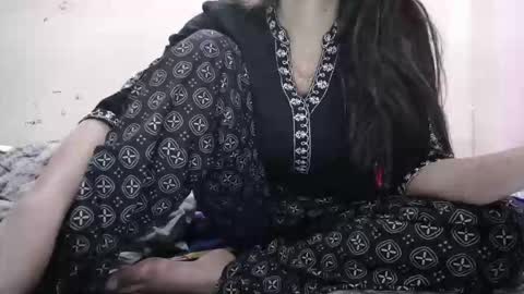 sexy_nisha1 online show from April 14, 1:49 am