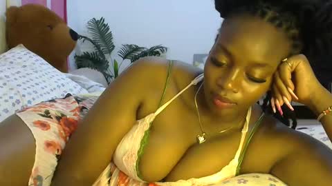 laura online show from September 15, 2:14 pm