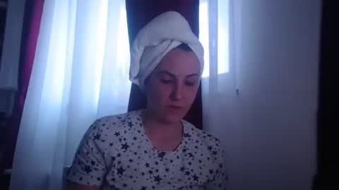 Snapshot of sexy_slimm25 chatting on March 10, 3:30 pm Slimm online show from March 10, 3:30 pm