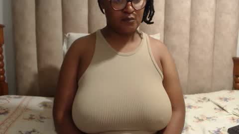 sexybustyxx online show from November 22, 5:59 pm