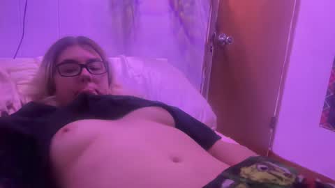 sexyflower21555 online show from December 10, 12:39 am