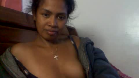 sexylarra12 online show from June 2, 5:08 am