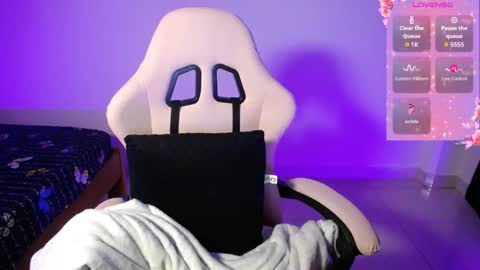 sexyloba  independent model online show from February 24, 12:32 am