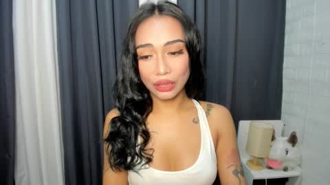 maxine online show from January 17, 8:00 am