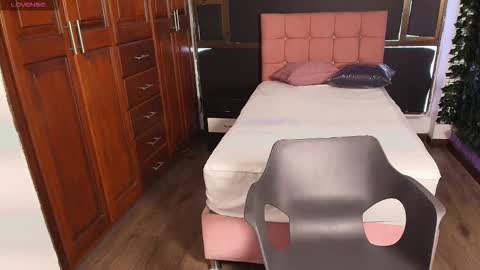 N A F online show from November 24, 8:55 pm