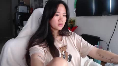 sexypenguin13 online show from February 23, 7:19 am