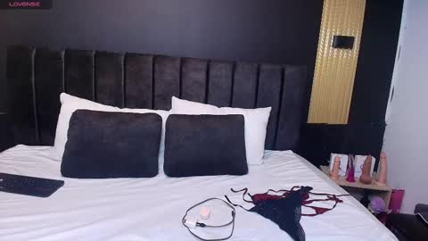 R A C H E L online show from October 4, 12:00 pm