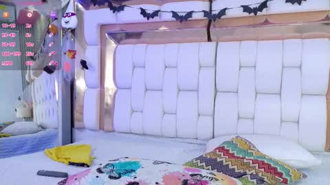 Kendall online show from October 13, 12:19 pm