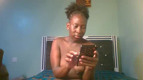 VIVIAN online show from November 7, 9:48 am