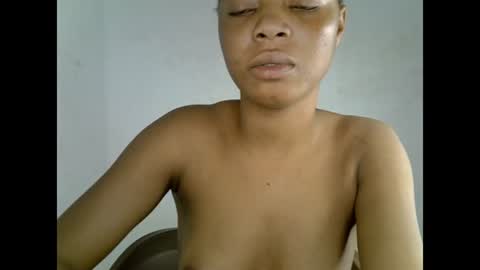 sexyxpeach online show from July 14, 2:27 am