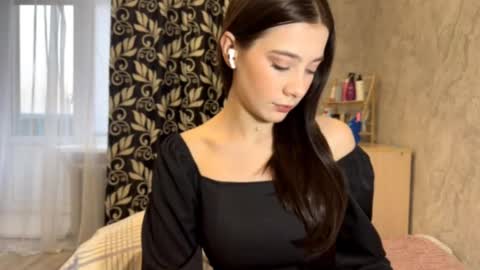 Lara online show from December 17, 7:23 am