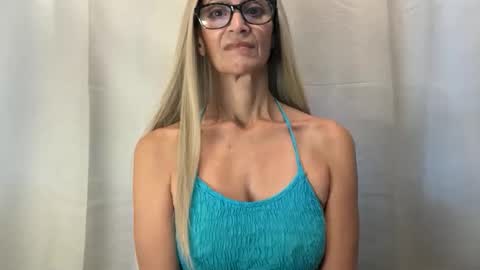 Shaman Woman online show from November 13, 6:29 pm