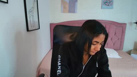 shanelle online show from November 26, 3:18 am