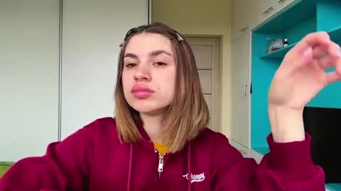 Lia online show from April 18, 8:50 am