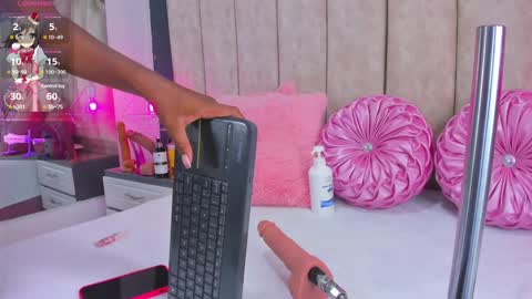 Shanel online show from December 17, 1:38 pm