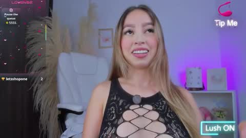 Snapshot of shannel_moss__ chatting on October 16, 11:51 pm   online show from October 16, 11:51 pm