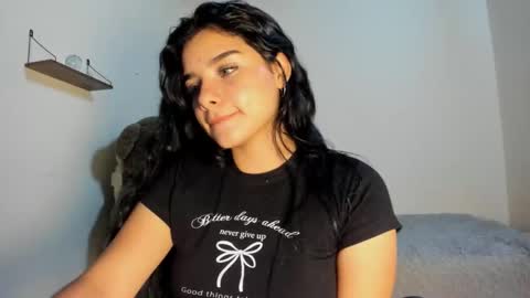 Snapshot of shara_jones chatting on September 17, 5:38 am Sara online show from September 17, 5:38 am