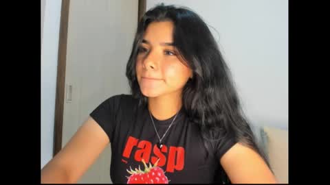 Snapshot of shara_jones chatting on March 7, 5:40 am Sara online show from March 7, 5:40 am