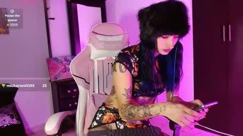 sharaross1 online show from December 16, 9:31 pm