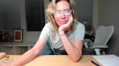 Sharkgirl online show from December 26, 11:57 pm