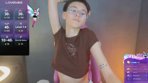 Snapshot of sharli_rose chatting on December 11, 7:46 pm Sharli online show from December 11, 7:46 pm