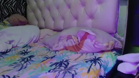 sharlot03 online show from March 4, 11:08 am