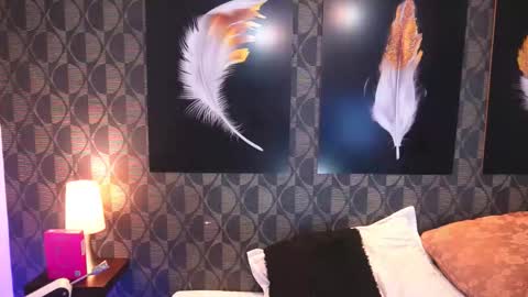 Sharom  online show from March 28, 7:24 pm