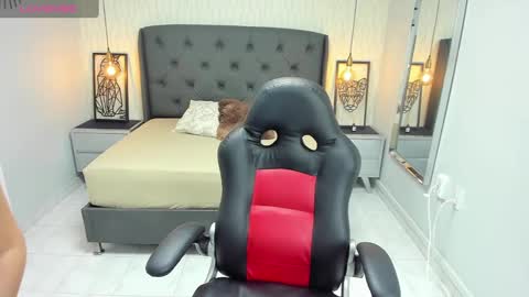 M A G N O  online show from September 18, 1:09 pm