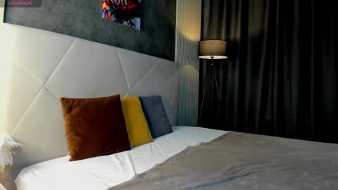 Amely online show from December 15, 9:25 am