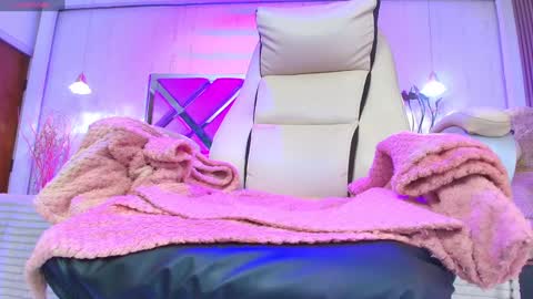 Shelby cute  online show from December 4, 8:51 pm