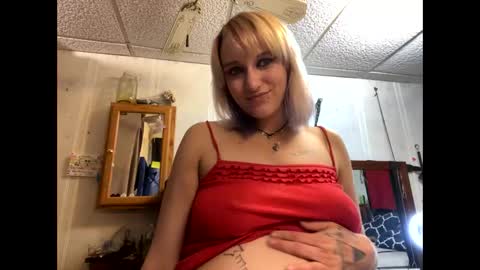 Snapshot of shelbybaby01 chatting on December 28, 8:26 am Shelby holes online show from December 28, 8:26 am