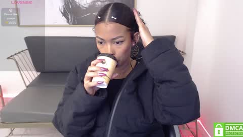 Shenna online show from February 1, 1:09 pm