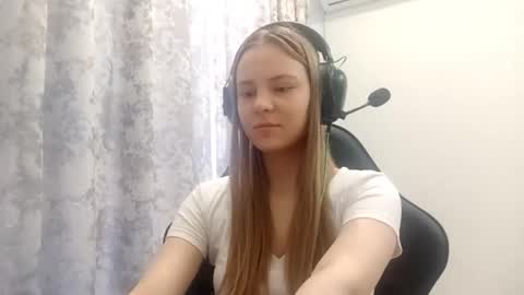 Lisa online show from December 21, 6:17 am