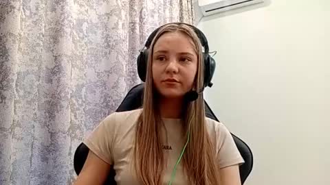 Lisa online show from November 26, 6:25 am