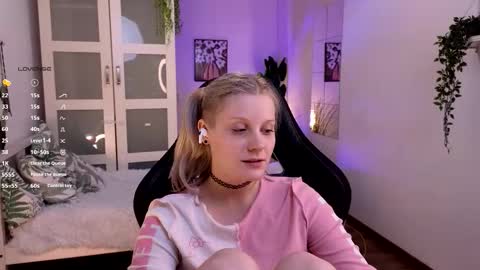 help me reach my first 25 thumbs up online show from November 29, 10:03 pm