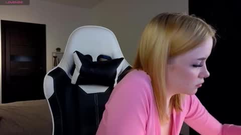 shinyluna online show from November 27, 10:18 am