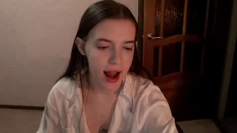 shiraha___rafieru online show from September 13, 11:02 pm